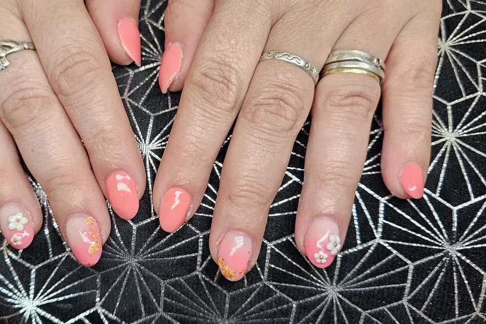 Beaute des ongles et du regard — photo 1