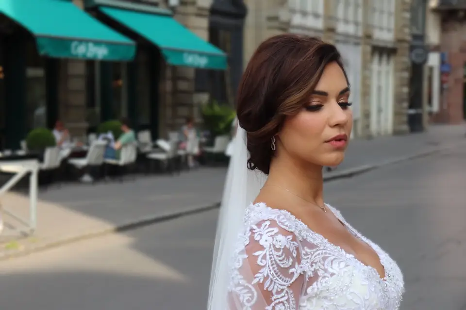 Zahra Errah - Makeup & Hair Artist — photo 1