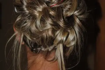 Charlyne Coiffeuse - Maquilleuse à domicile — photo 1