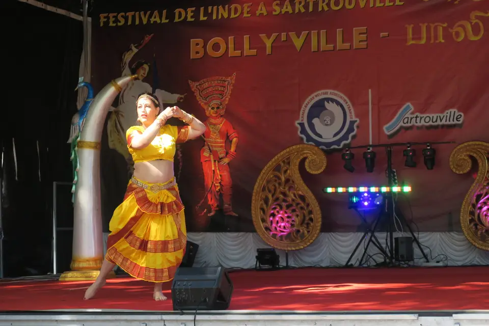 Bombay Queens Dance Troup — photo 7