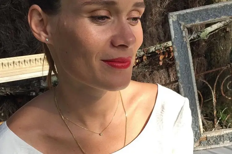 La Fille au Sac Arc-en-Ciel — photo 5