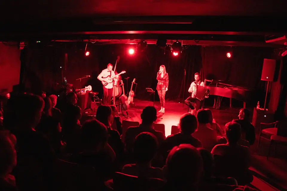 India & son Jules — photo 8