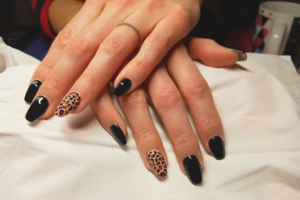 My Red Nails — photo 1