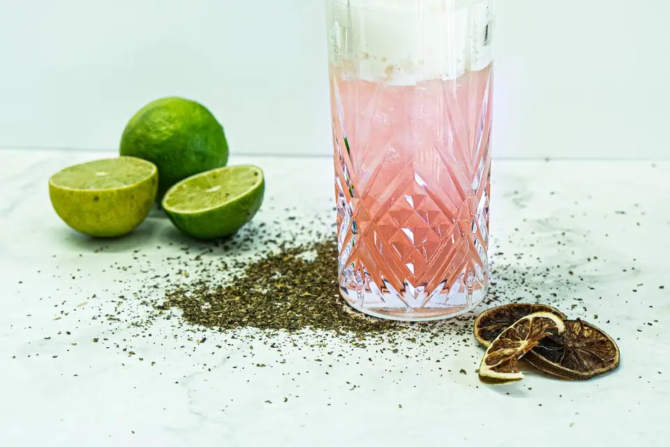 Shake Cocktails Bar — photo 8