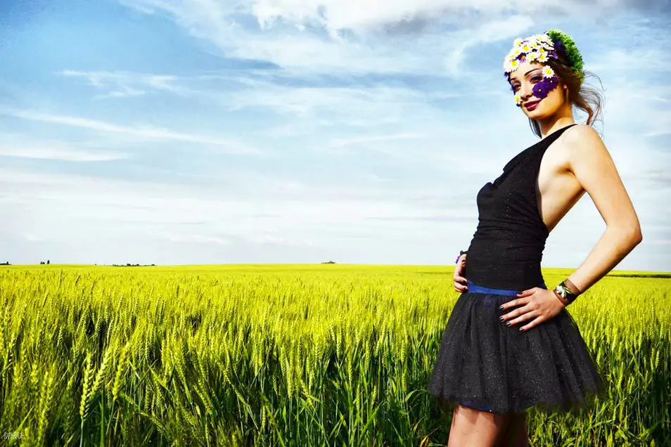 Nathalie L. Couture — photo 1