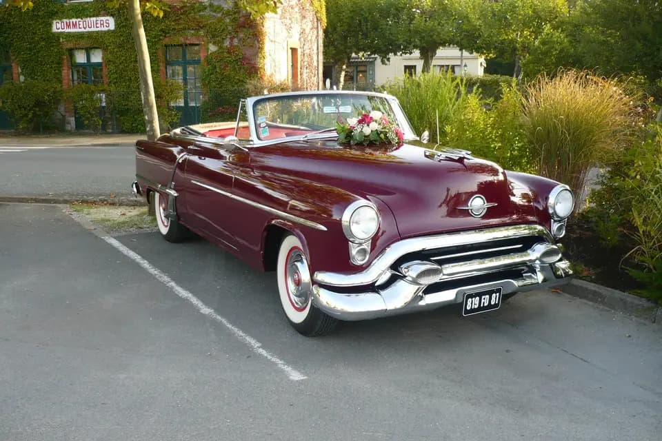 Oldsmobile 1953 — photo 1