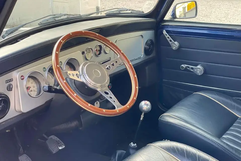 Mini Austin Auvergne — photo 1