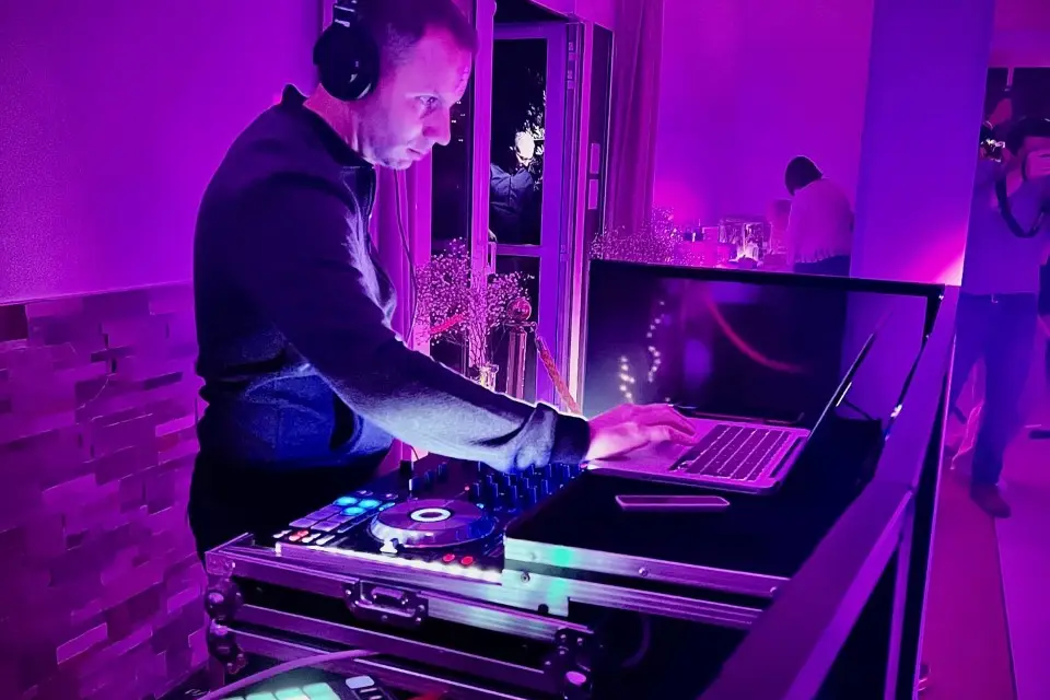 Curl Production — photo 6