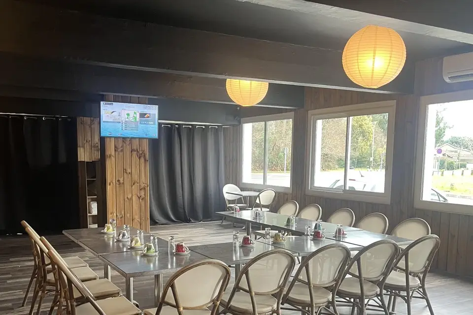 Lakeside Hotel Restaurant — photo 4