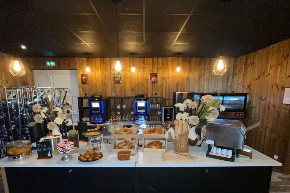 Lakeside Hotel Restaurant — photo 7