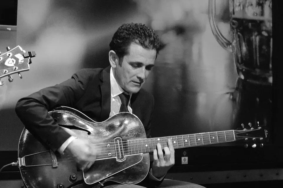 Tchiki Swing Quartet — photo 4