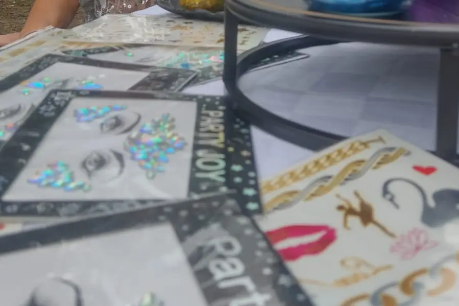 Glitter Bar — photo 3