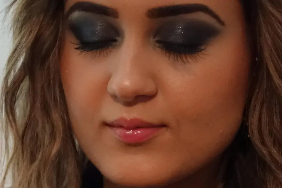 Fey Make-up Artist — photo 3