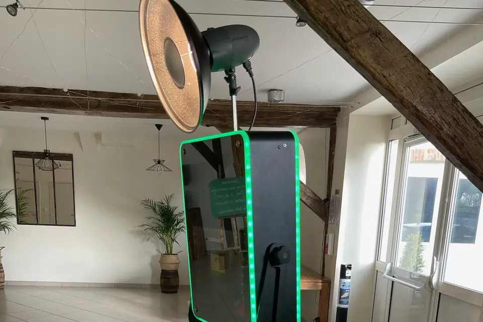 AD Location — photo 2