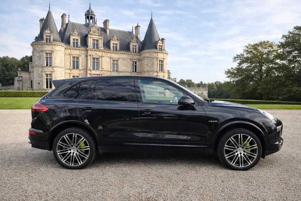 Porsche Location — photo 1