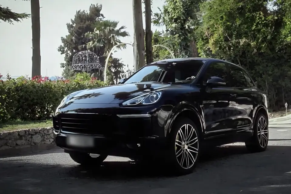 Porsche Location — photo 3