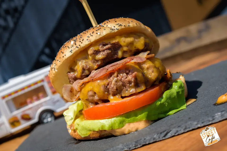 Street Café — photo 3