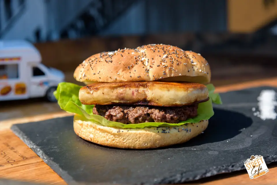 Street Café — photo 2