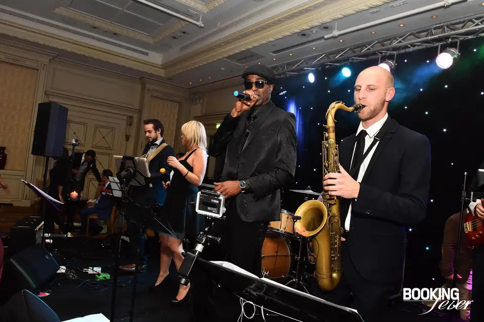 Booking Fever — photo 4