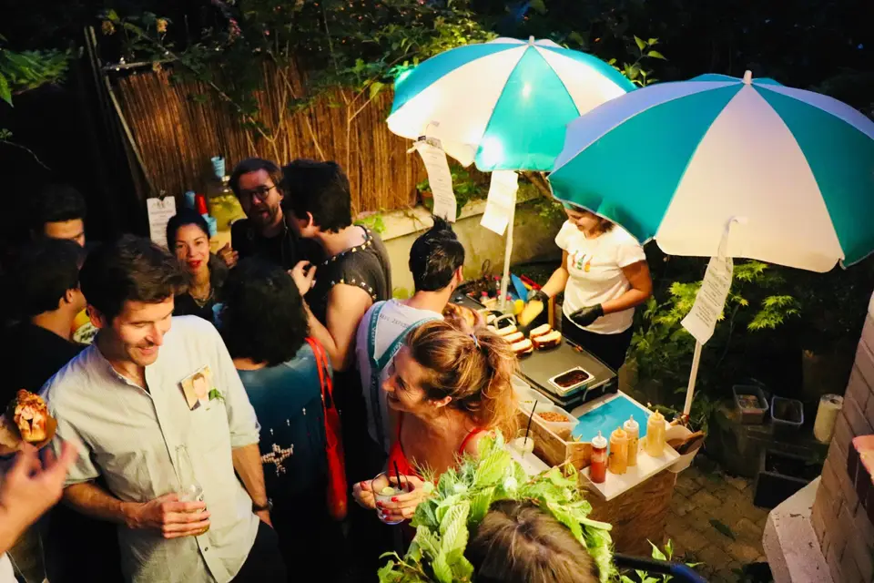 Poom Burger & Hot-dogs — photo 3