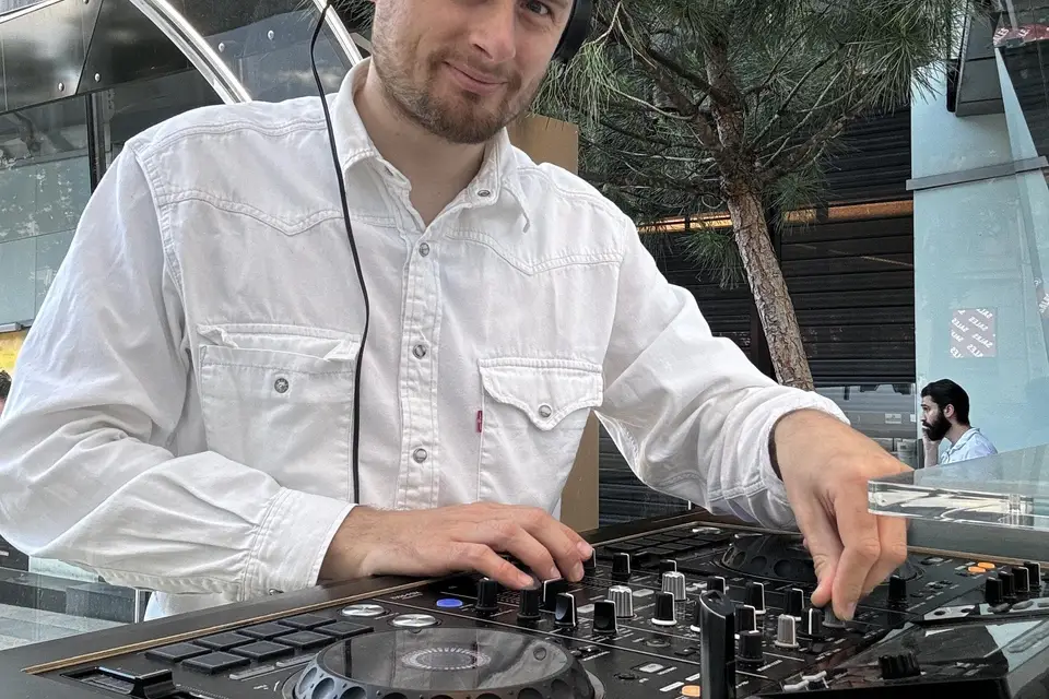 DJ César — photo 1