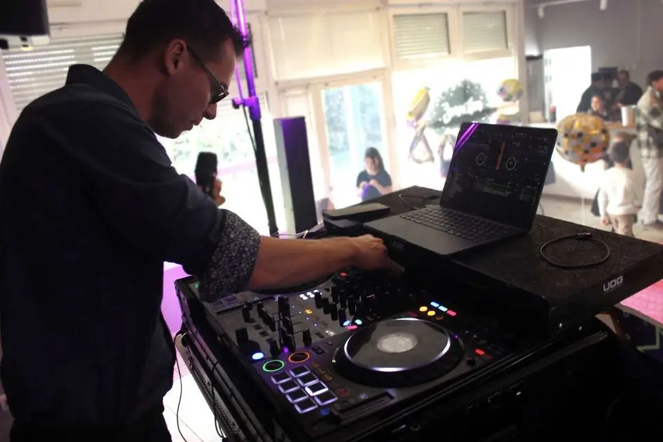 Arnowup DJ — photo 1