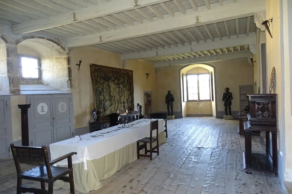 Chateau de Chalmazel — photo 2