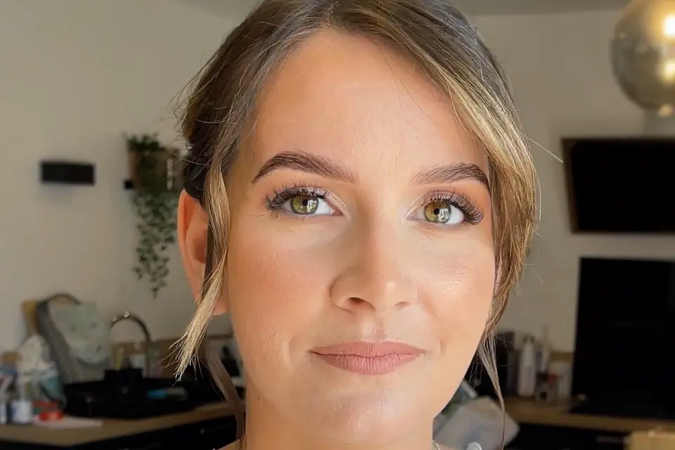 Emerald Makeup Artist — photo 6