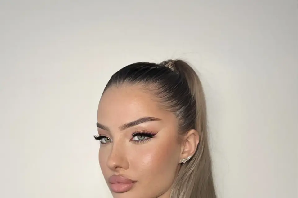 Gabrielle Harrach — photo 5