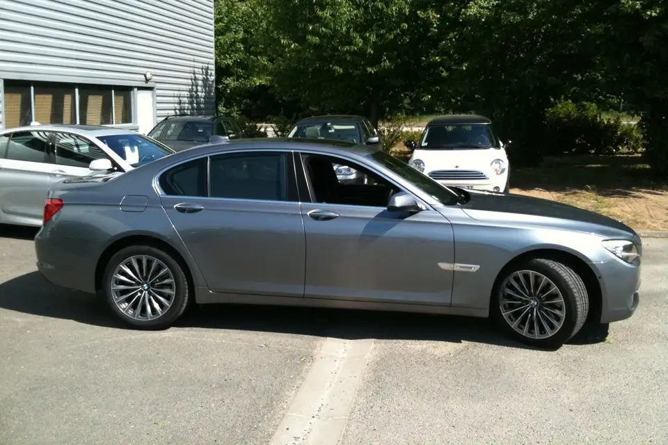 One First Limousine — photo 2