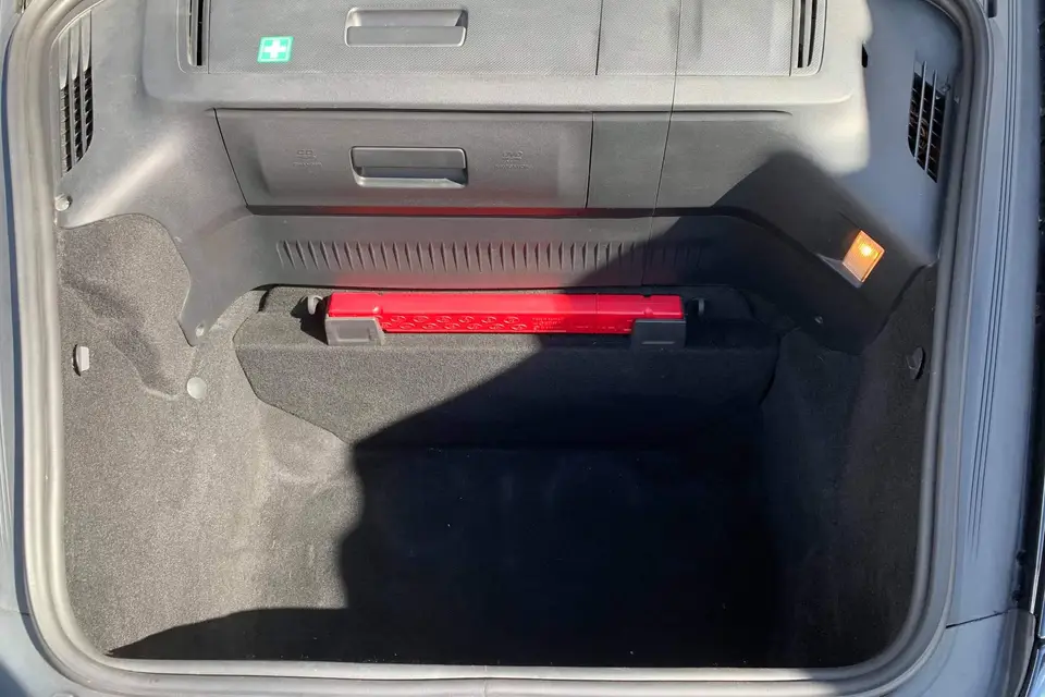 Prestige Car — photo 3