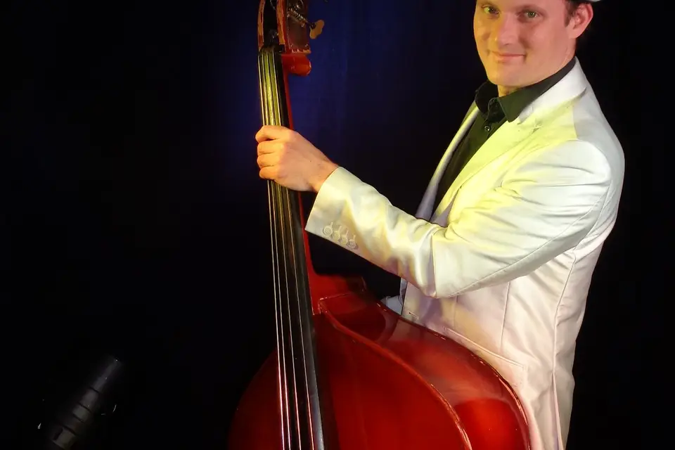 Fred Swing — photo 1