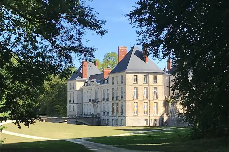 Chateau De Thugny — photo 1