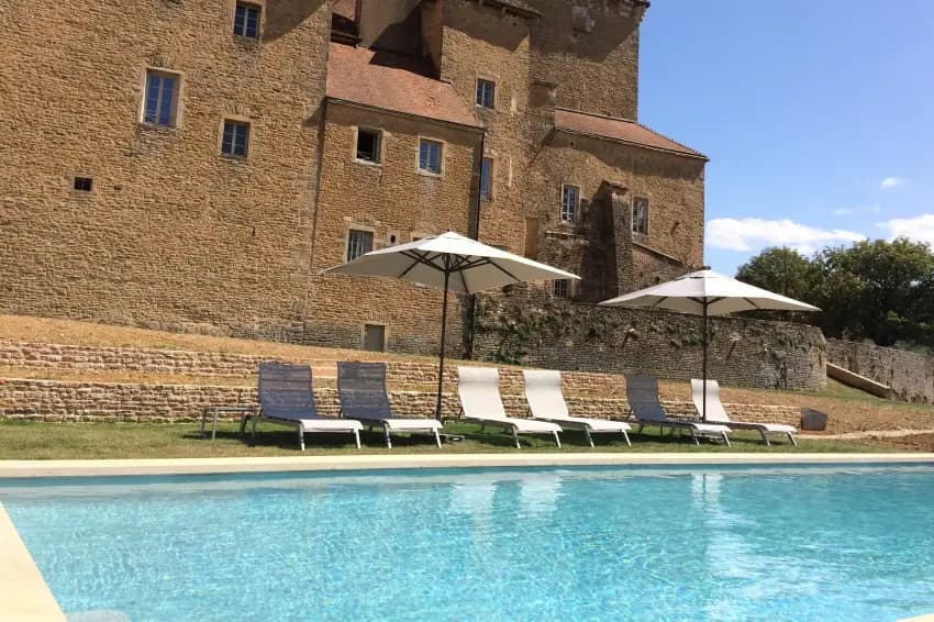 Château de Pierreclos — photo 1