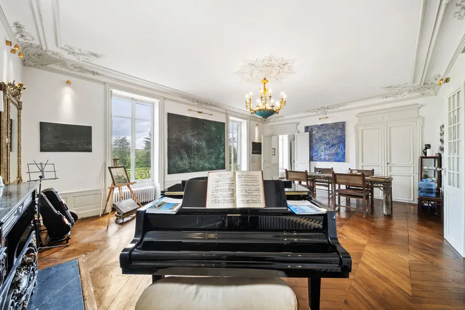 Château de Veullerot — photo 1