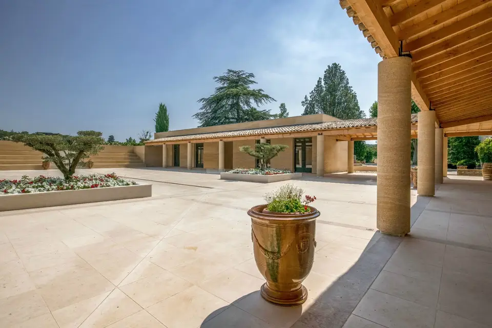 Mas de la Barben — photo 2