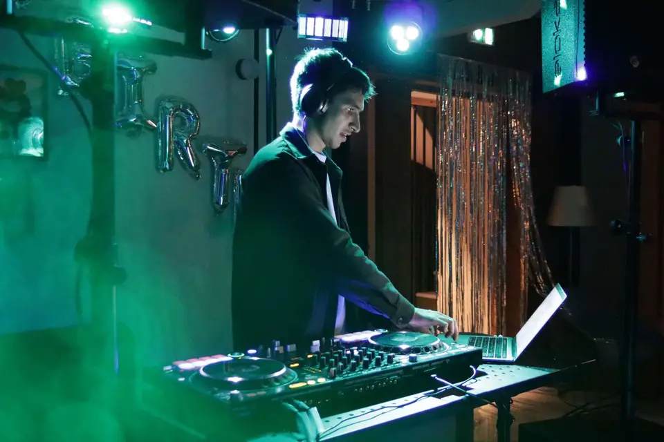 Darren Chinappen — photo 1