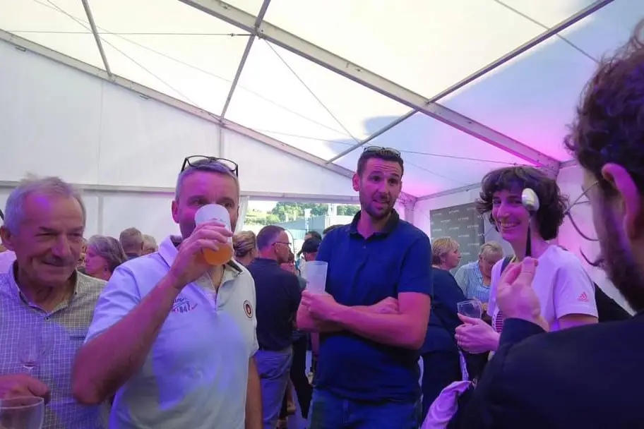 Léon Foby - Magicien, mentaliste  et hypnotiseur — photo 1