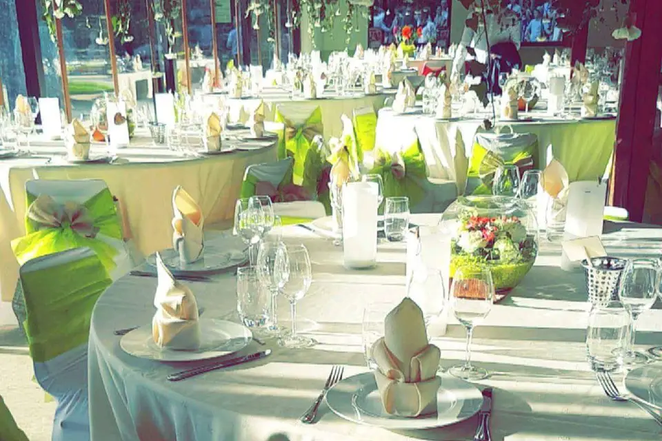 A la table des mariés — photo 4