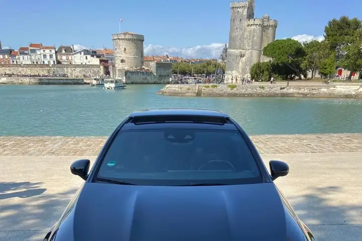 A&T Luxury Car — photo 1