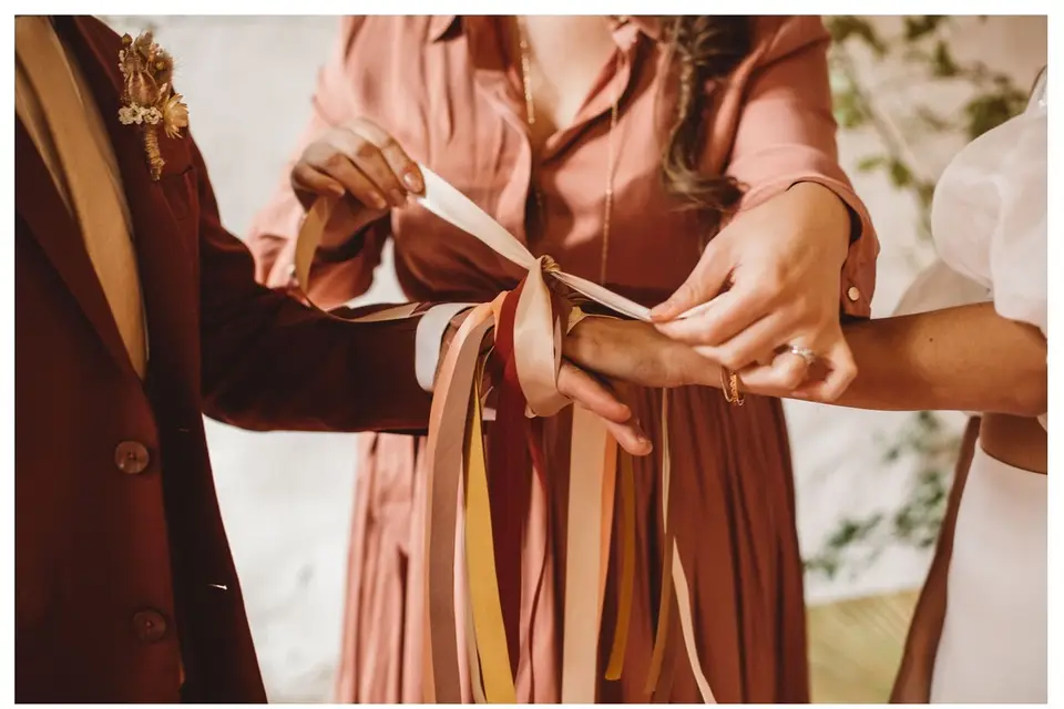 Amoure (avec un grand A) - Officiante — photo 1