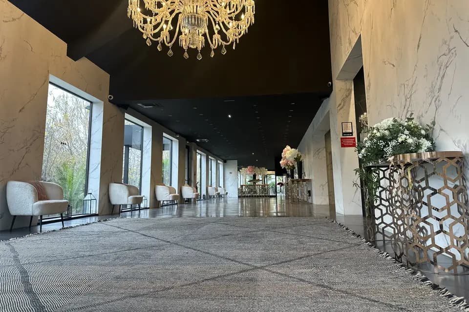 Ritz Plazza — photo 2