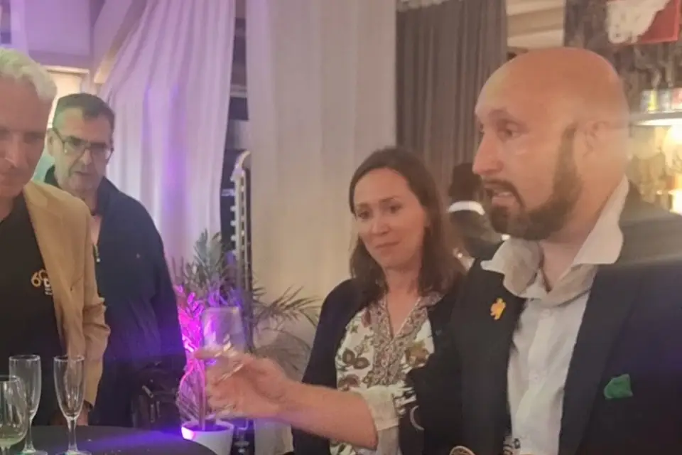 Touzot Gérald Magicien Illusionniste — photo 8