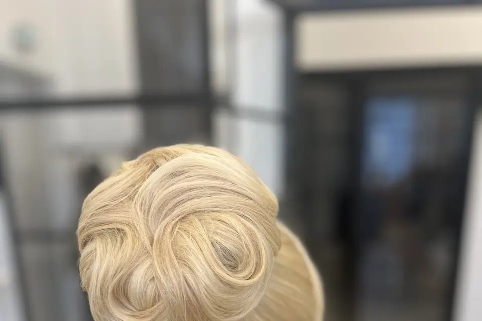 Elodie Sab Makeup Hair — photo 5