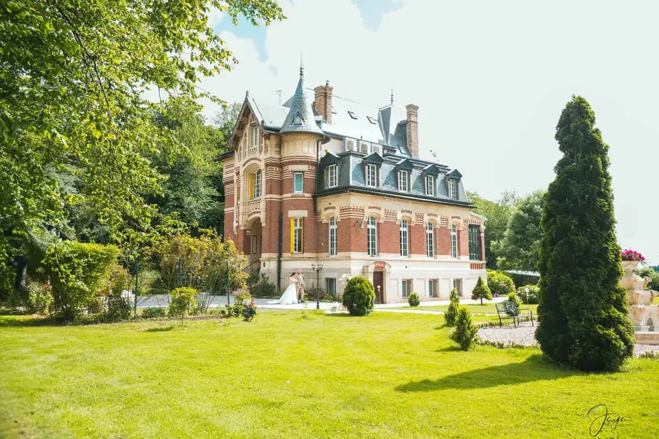 Château de Moliens — photo 1