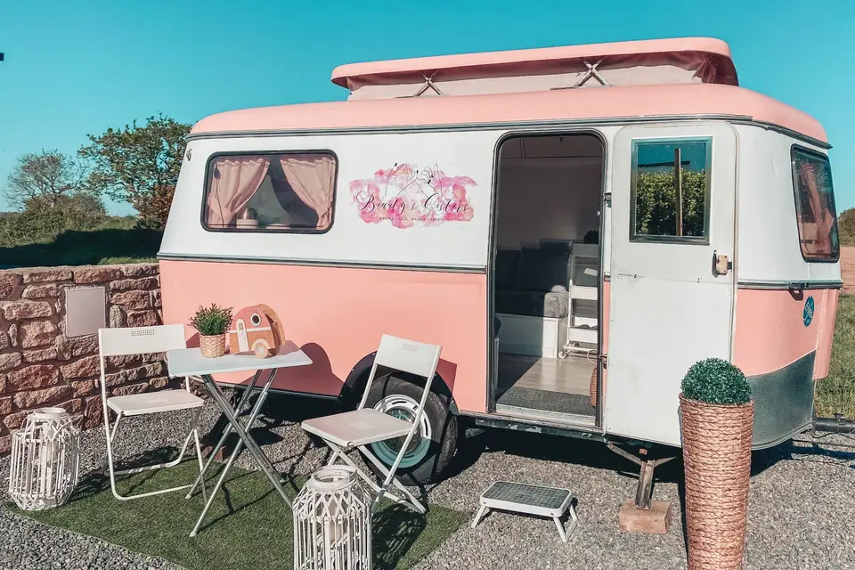 Beauty's Sisters — photo 5