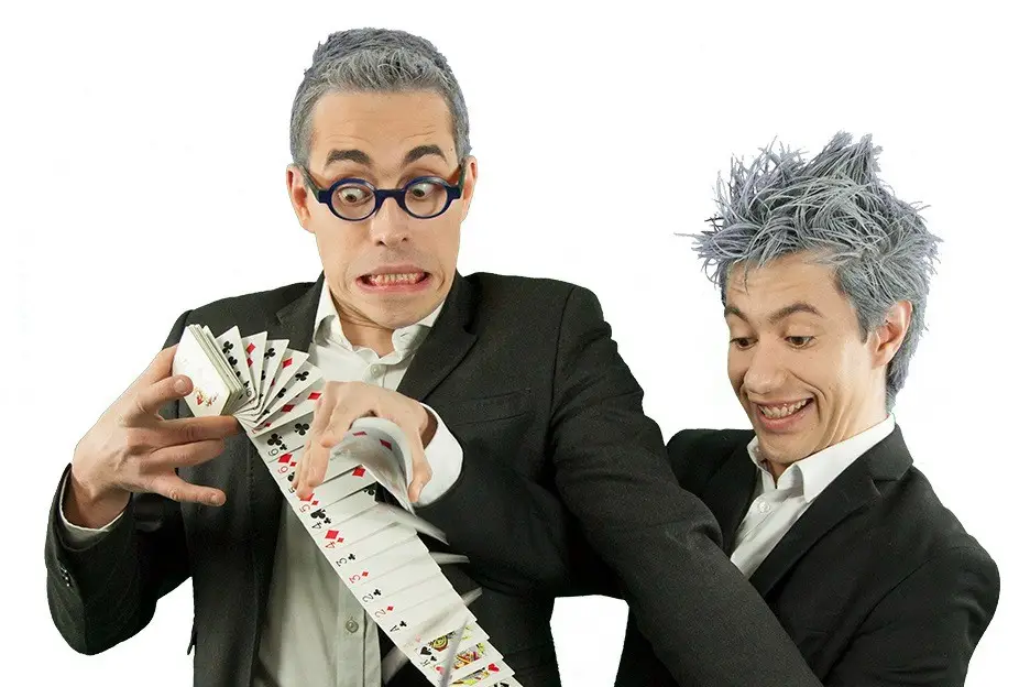 Les Incompressibles - Magicien et feux