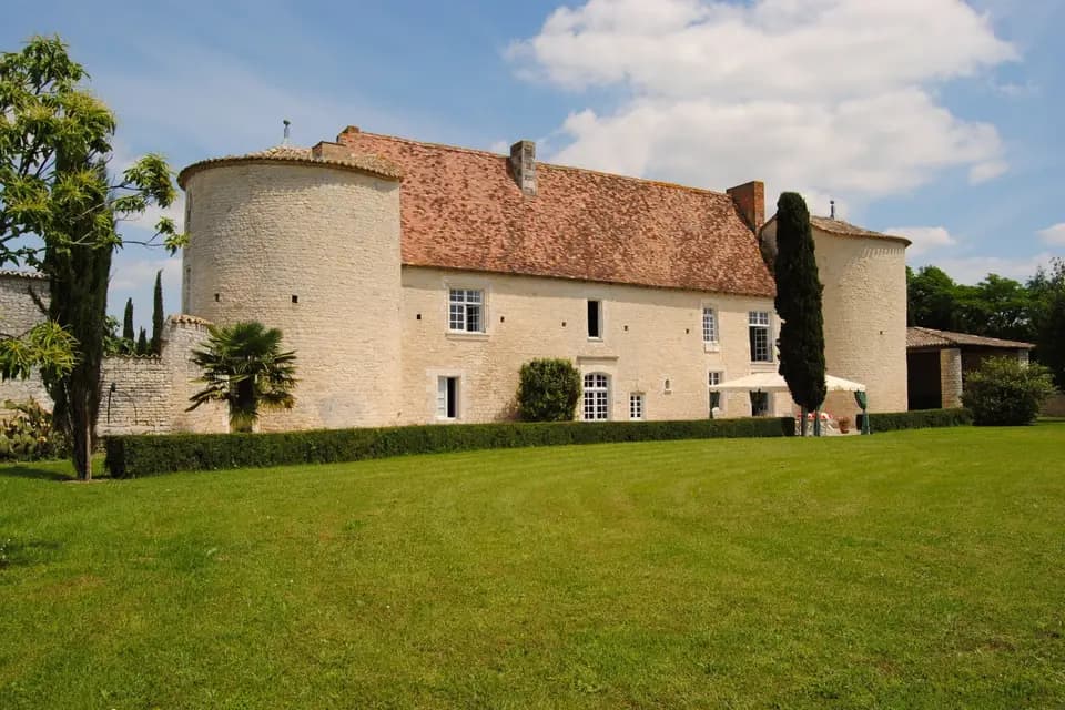 Manoir de Lugerat — photo 1