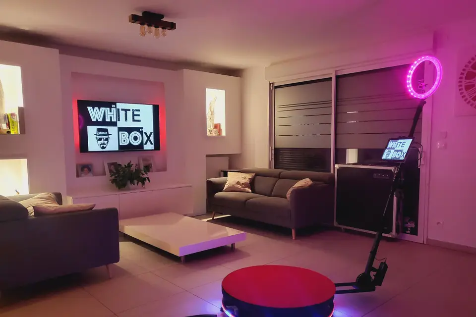 Mister White Box Photobooth — photo 3