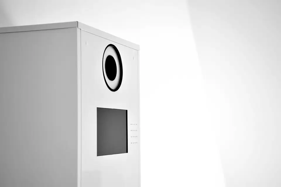 Mister White Box Photobooth — photo 1
